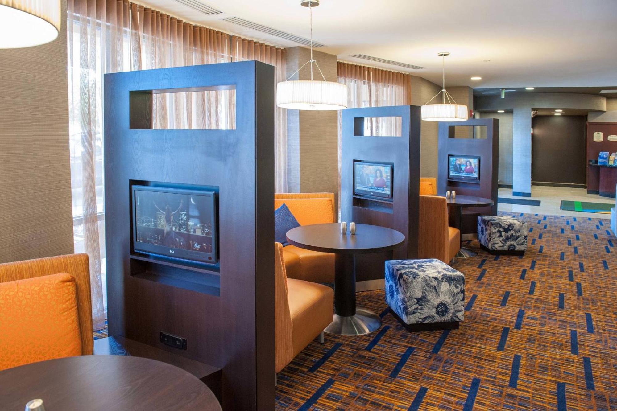 Hotel Courtyard By Marriott Pensacola Downtown Exterior foto